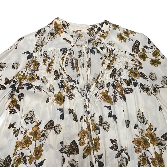 Free People Pebble Crepe So Fine Smocked Tunic Top in Ivory Combo - Size M - Picture 5 of 13